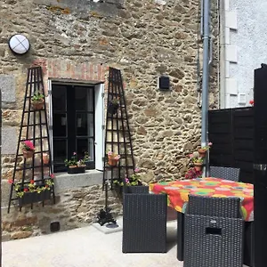  Hébergement de vacances La Mabonnais
